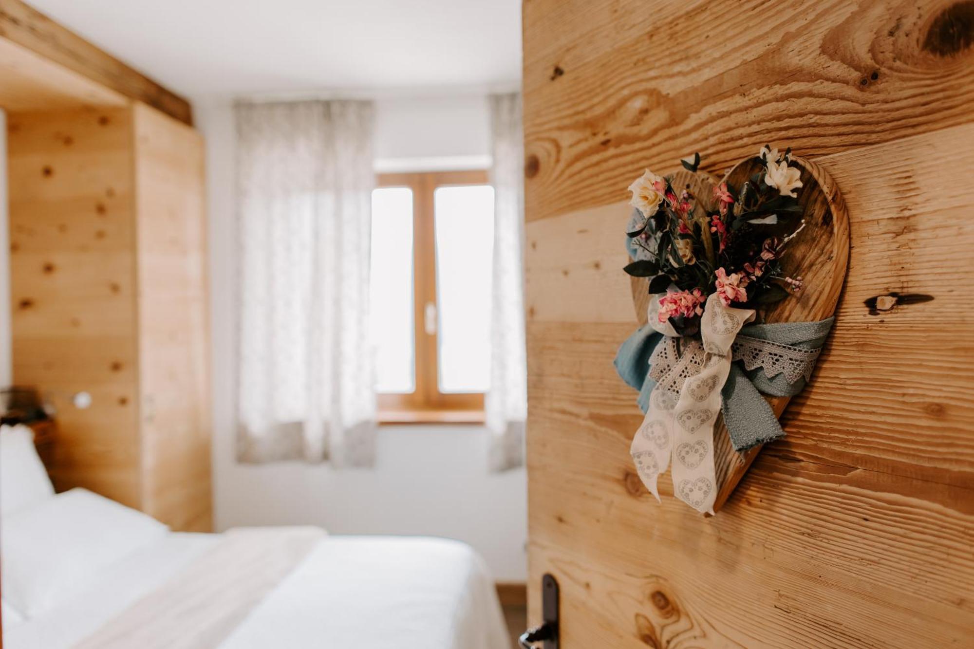 Fra Rose E Mughi Bed & Breakfast Domegge di Cadore Luaran gambar