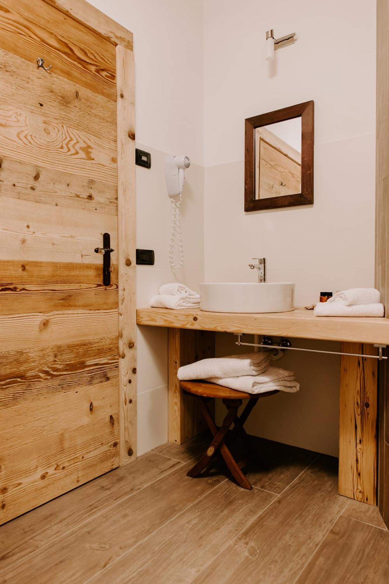 Fra Rose E Mughi Bed & Breakfast Domegge di Cadore Luaran gambar
