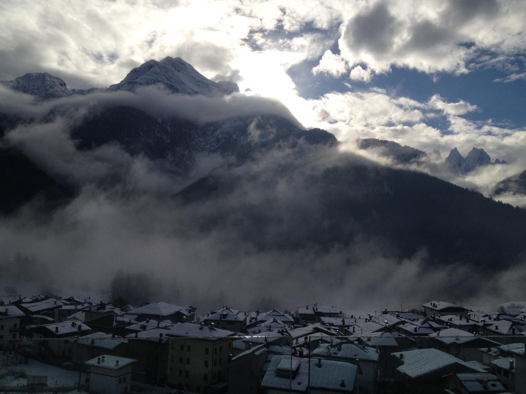 Fra Rose E Mughi Bed & Breakfast Domegge di Cadore Luaran gambar